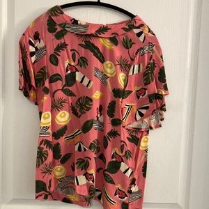 Beautiful summer design short sleeve top